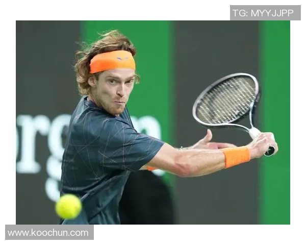 上海网球队的灵活性揭秘：网球巨献背后的训练与策略分析